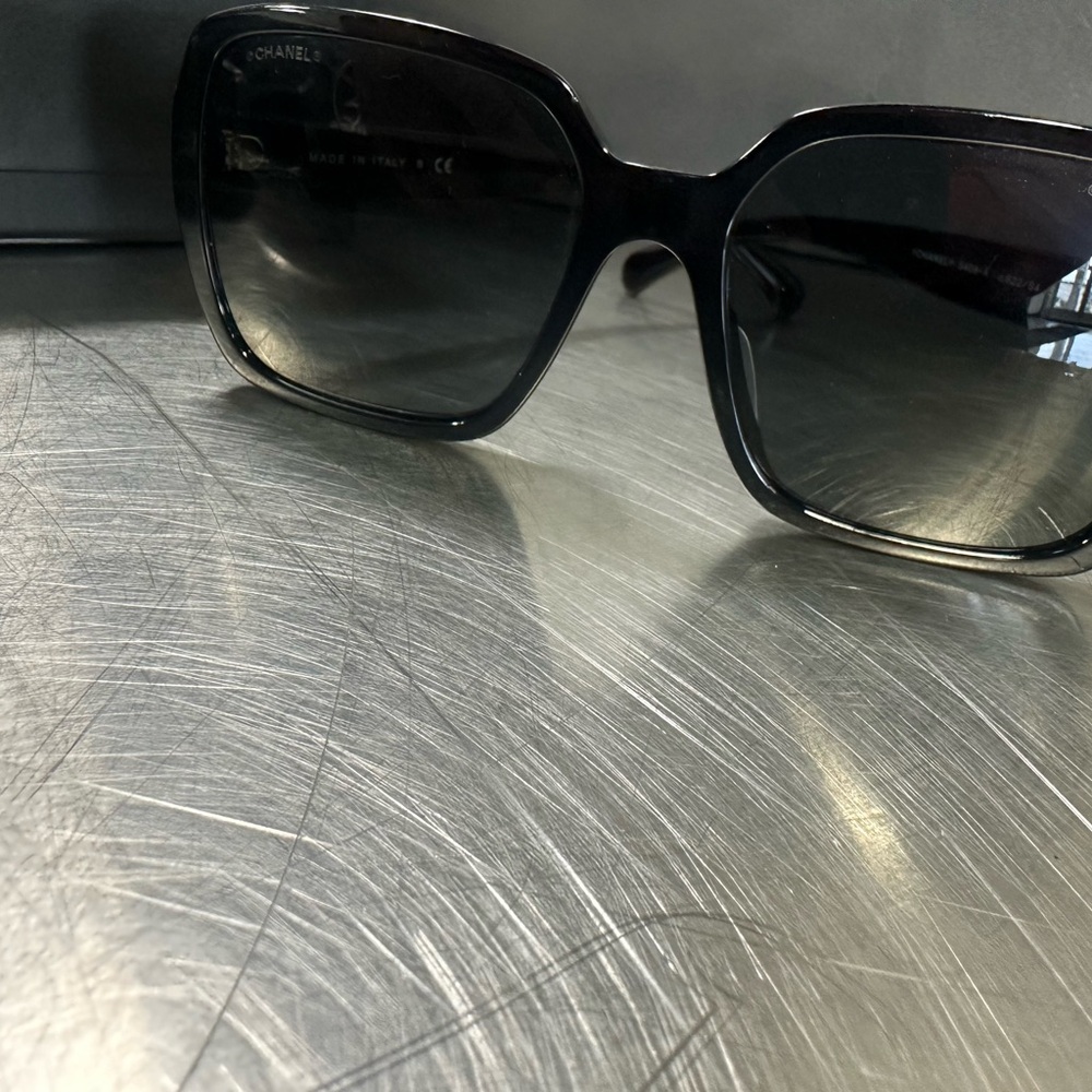 COPY - Authentic Chanel sunglasses - Picture 4 of 11